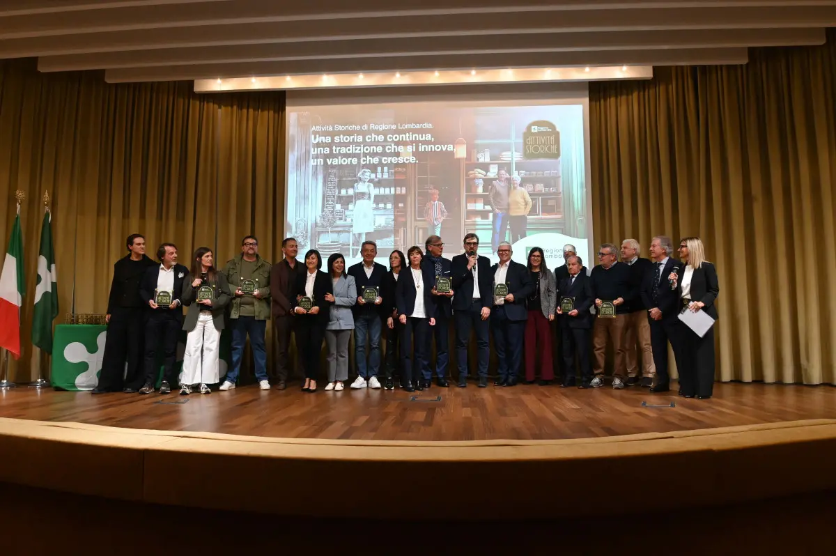 La premiazione delle attività storiche di Brescia