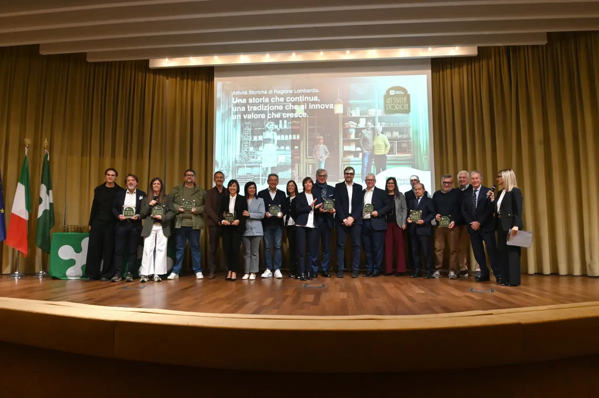 La premiazione delle attività storiche di Brescia