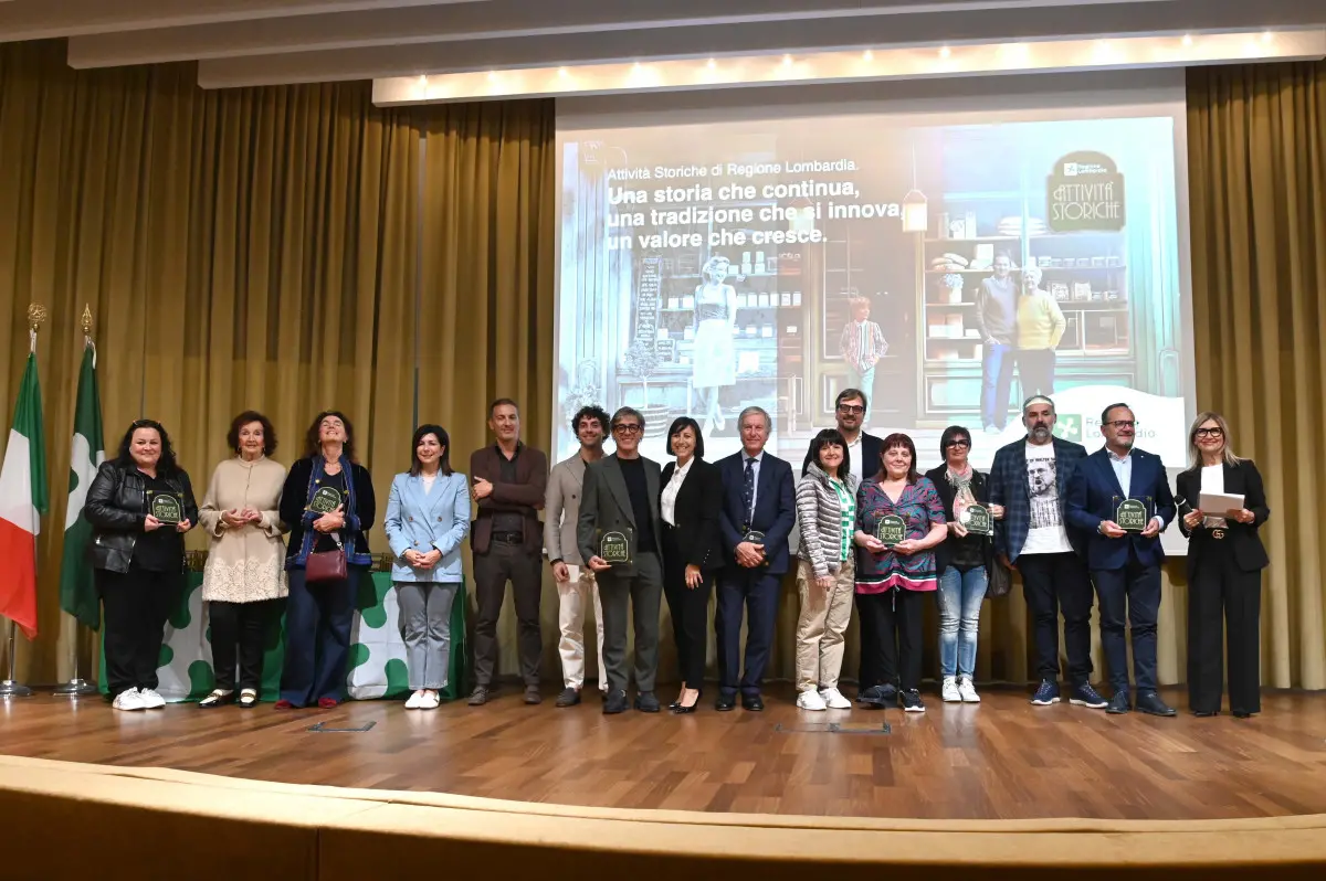 La premiazione delle attività storiche di Brescia