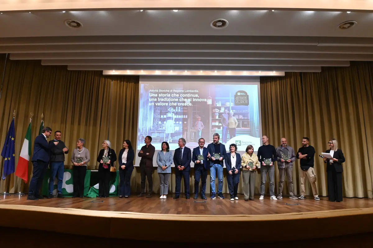 La premiazione delle attività storiche di Brescia