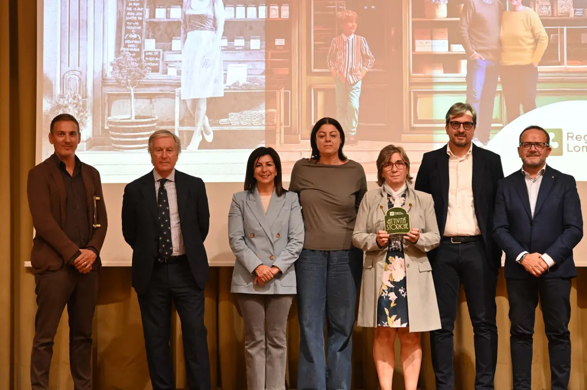 La premiazione delle attività storiche di Brescia