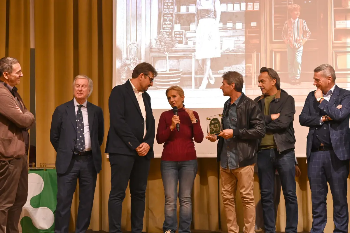 La premiazione delle attività storiche di Brescia