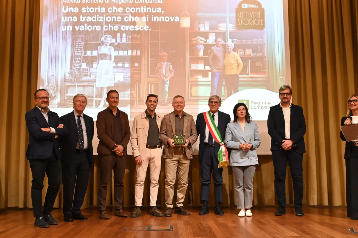 La premiazione delle attività storiche di Brescia