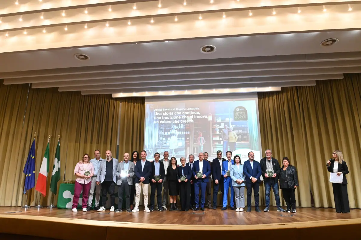 La premiazione delle attività storiche di Brescia