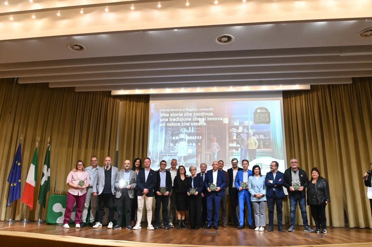 La premiazione delle attività storiche di Brescia