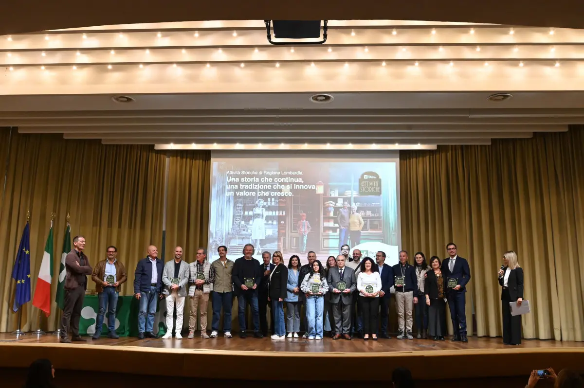 La premiazione delle attività storiche di Brescia