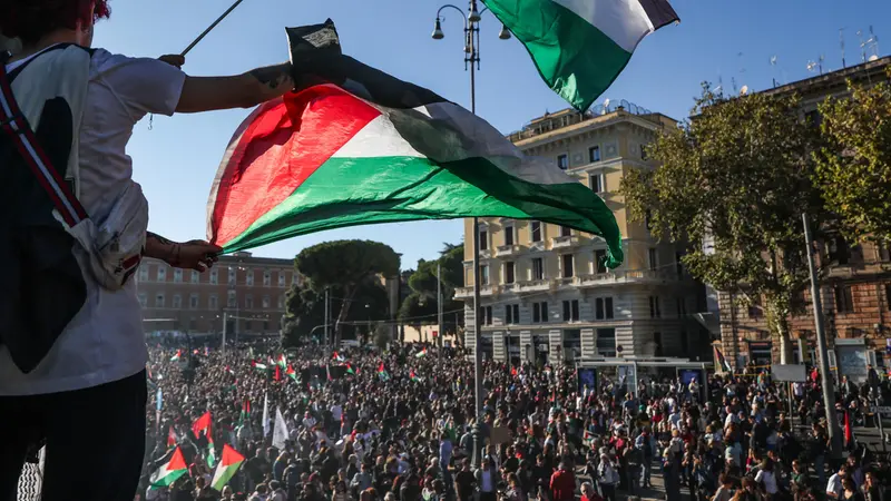 La manifestazione ProPal a Roma - Foto Ansa © www.giornaledibrescia.it