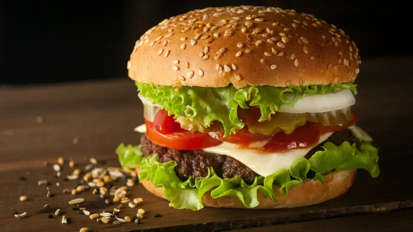 Un hamburger - © www.giornaledibrescia.it