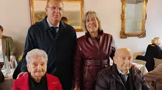 Iole e Guido Galperti con il sindaco Stefano Dotti e l'assesore Carlotta Bragadina