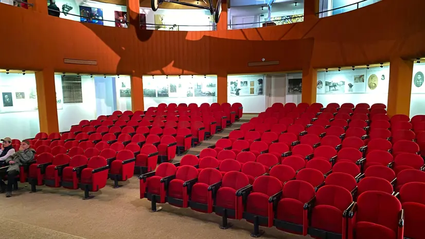 Le poltrone dell'auditorium del Vittoriale