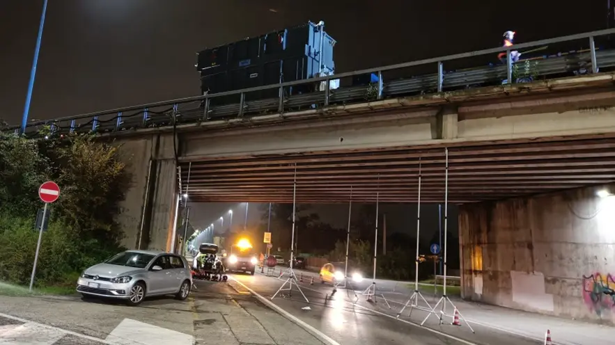 Il ponte della tangenziale che passa sopra a via Bettole - © www.giornaledibrescia.it