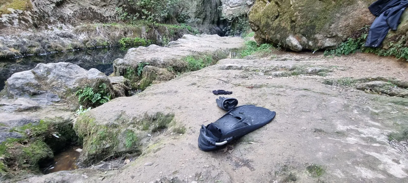 La grotta a Oliena, comune in provincia di Nuoro in Sardegna dove è morto Luca Pedrali