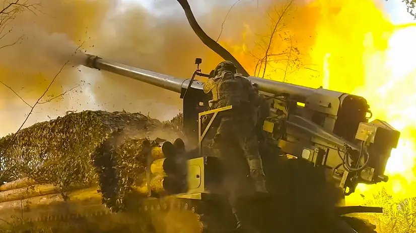 epa12423339 A still image taken from handout video provided 02 October 2025, by the Russian Defence ministry press-service shows Russian servicemen firing a Russian ‘Giatsint-S’ self-propelled gun while fighting a Ukrainian army position at an undisclosed location in Ukraine. EPA/RUSSIAN DEFENCE MINISTRY PRESS SERVICE/HANDOUT HANDOUT HANDOUT EDITORIAL USE ONLY/NO SALESHANDOUT EDITORIAL USE ONLY/NO SALES