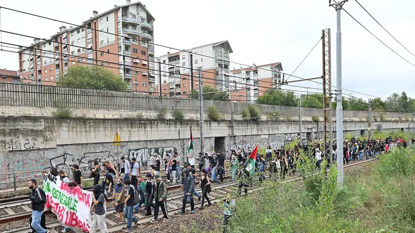 Corteo durante lo sciopero generale di 24 ore per Gaza, Torino, 22 settembre 2025 ANSA/ALESSANDRO DI MARCO