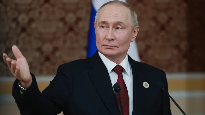 epa12444872 Russian President Vladimir Putin speaks during a press conference following the Commonwealth of Independent States (CIS) Council of Heads of State at the Palace of the Nation in Dushanbe, Tajikistan, 10 October 2025. EPA/VLADIMIR SMIRNOV /SPUTNIK / KREMLIN POOL MANDATORY CREDIT
