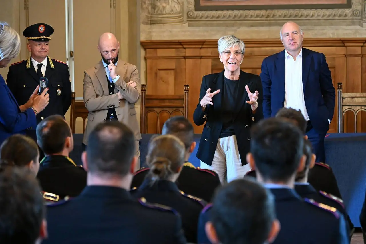 L'accoglienza per i nuovi 20 agenti della Locale di Brescia