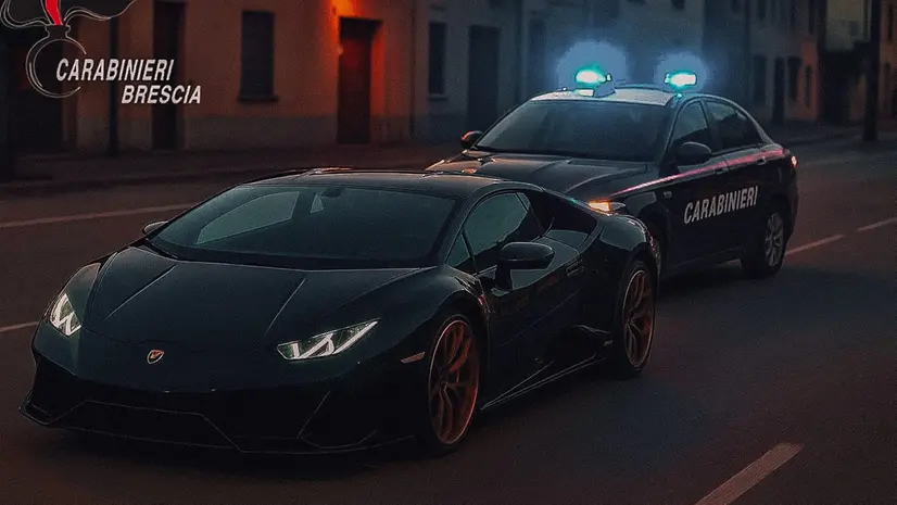 I carabinieri hanno inseguito un 36enne alla guida di una Lamborghini: era ubriaco