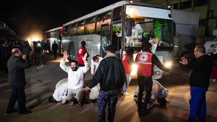 epa11927197 Freed Palestinian prisoners reacts as they arrive at the European Hospital in Khan Younis, southern Gaza Strip, 27 February 2025. Israel is expected to release over 600 Palestinian prisoners from Israeli jails in exchange for the bodies of four hostages from Gaza, as part of the Israel-Hamas hostage-release and ceasefire deal. EPA/HAITHAM IMAD