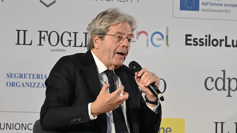 Paolo Gentiloni ex Premier durante la festa del quotidiano Il foglio diretto da Claudio Cerasa nel salone dei 500 in Palazzo Vecchio di Firenze Firenze 11 Ottobre 2025 ANSA/CLAUDIO GIOVANNINI