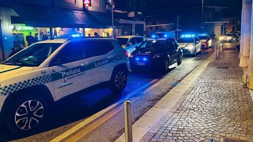 L'operazione della Polizia locale di Rezzato - © www.giornaledibrescia.it