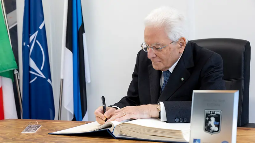 Tallinn - Il Presidente della Repubblica Sergio Mattarella in visita alla Base Aerea di Ämari, oggi 10 ottobre 2025. (Foto di Paolo Giandotti - Ufficio Stampa per la Stampa e la Comunicazione della Presidenza della Repubblica)