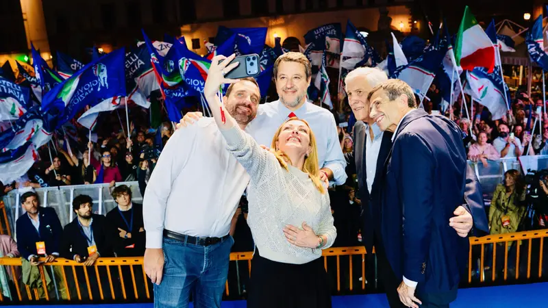 La chiusura della campagna elettorale del centrodestra in Toscana - Foto Ansa © www.giornaledibrescia.it