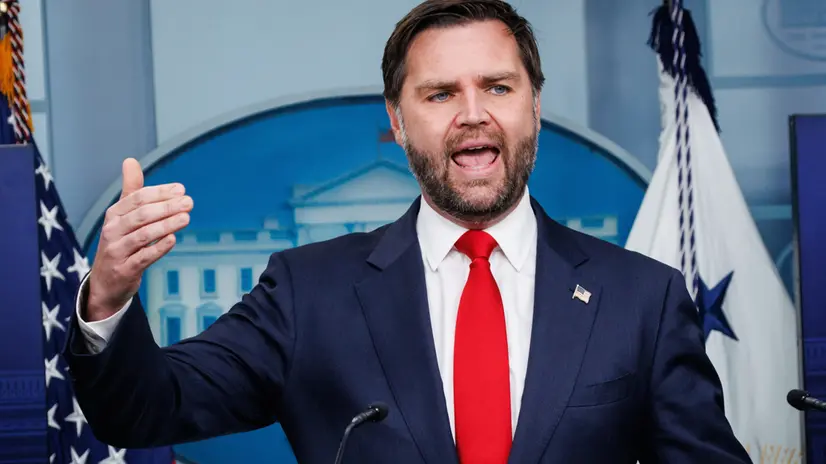 epa12421259 US Vice President JD Vance speaks during a press briefing in the James S. Brady Press Briefing Room at the White House in Washington, DC, USA, 01 October 2025. EPA/SAMUEL CORUM / POOL