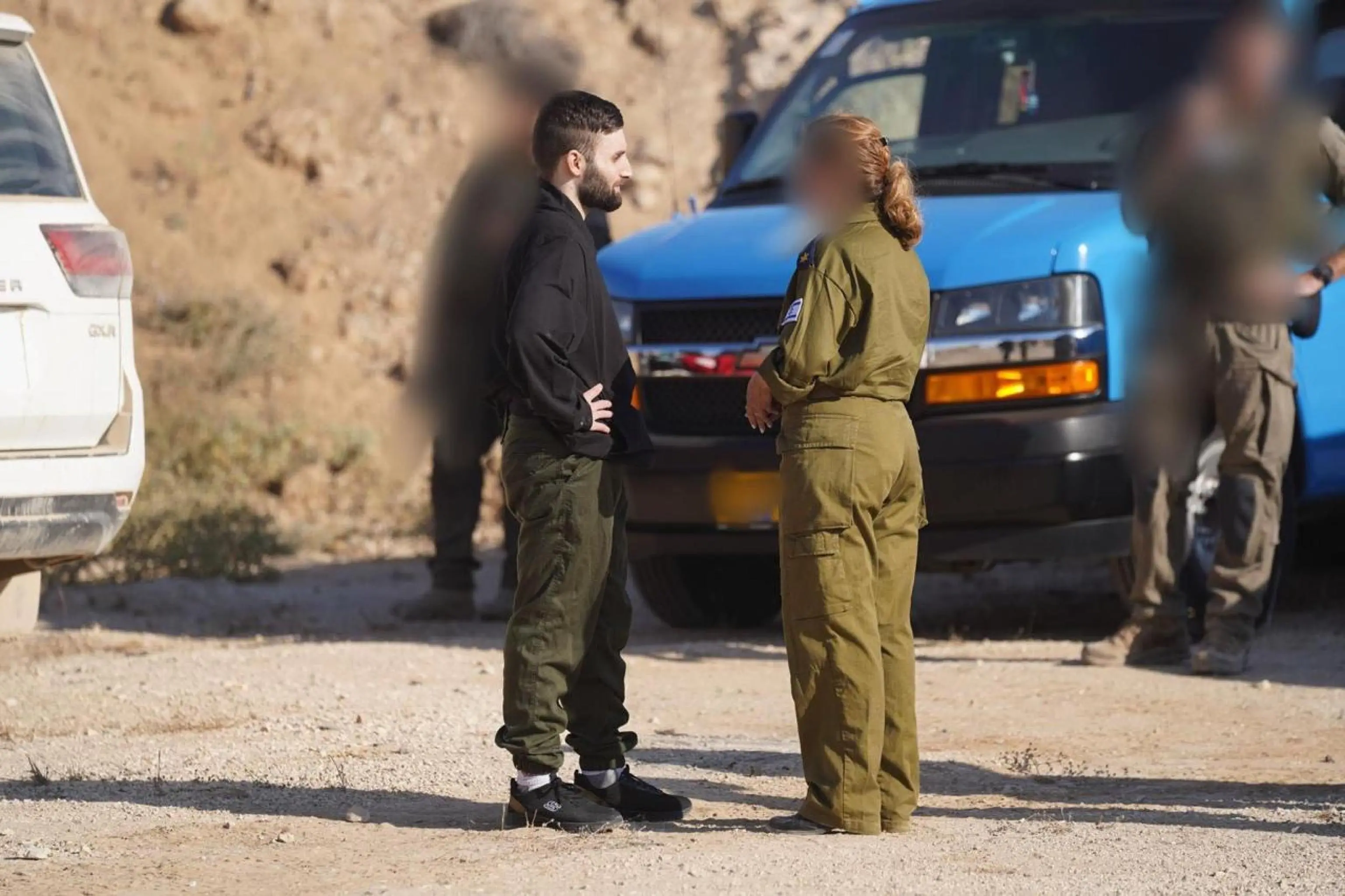 I primi sette ostaggi liberati da Hamas