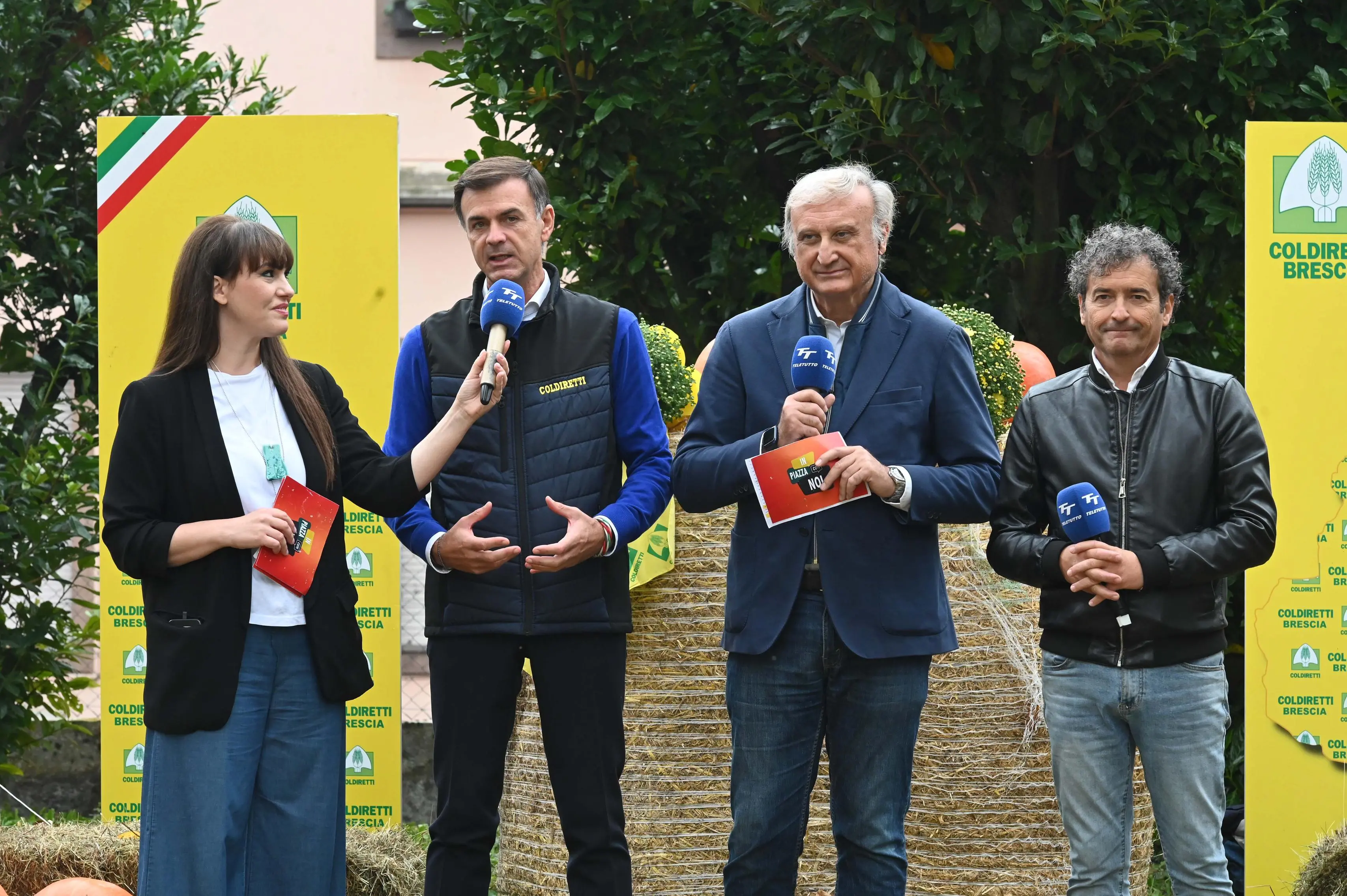 NAVE IN PIAZZA CON NOI REDAZIONE PROVINCIA 12-10-2025  GABRIELE STRADA NEW EDEN GROUP 