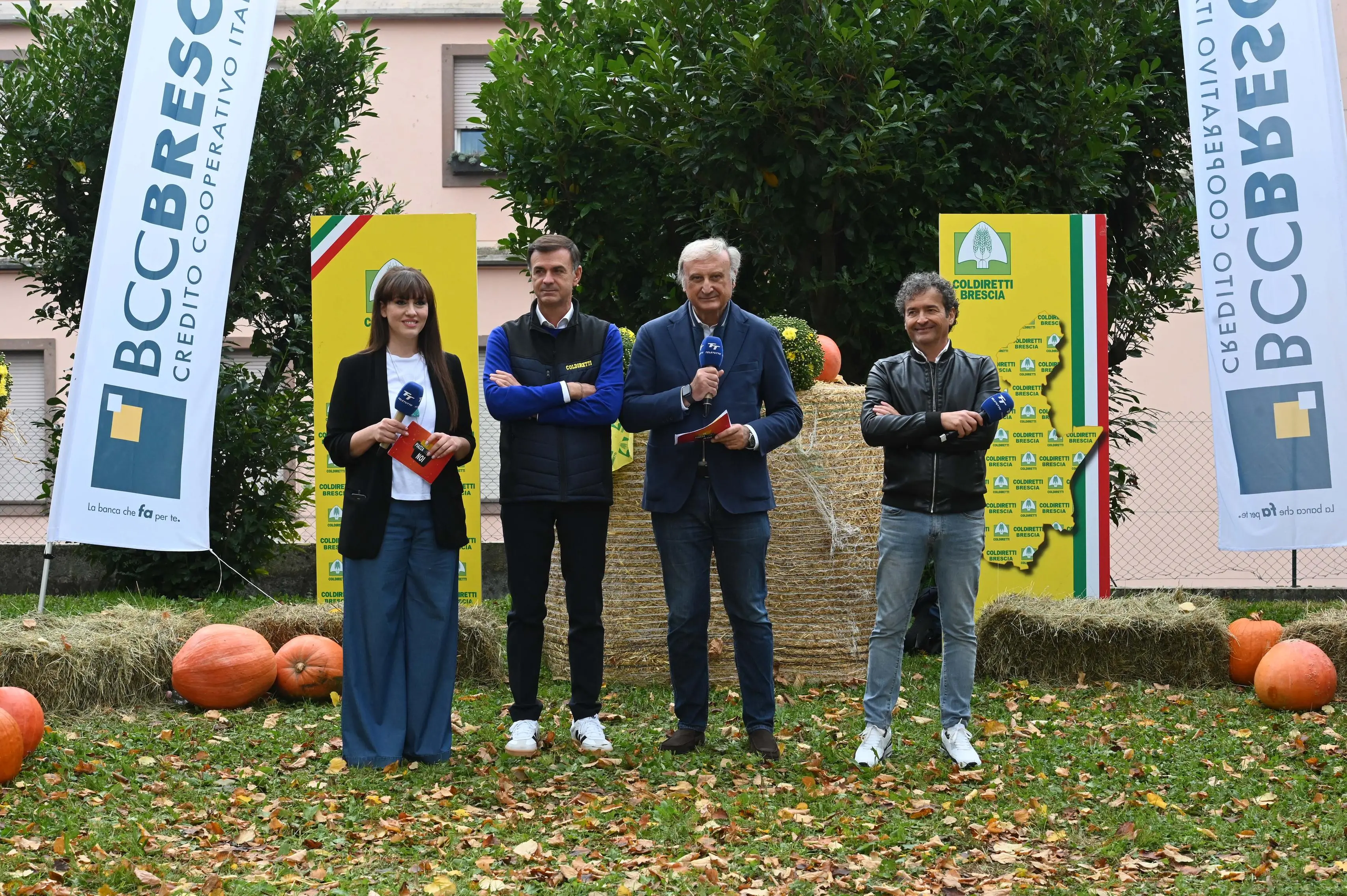 NAVE IN PIAZZA CON NOI REDAZIONE PROVINCIA 12-10-2025  GABRIELE STRADA NEW EDEN GROUP 