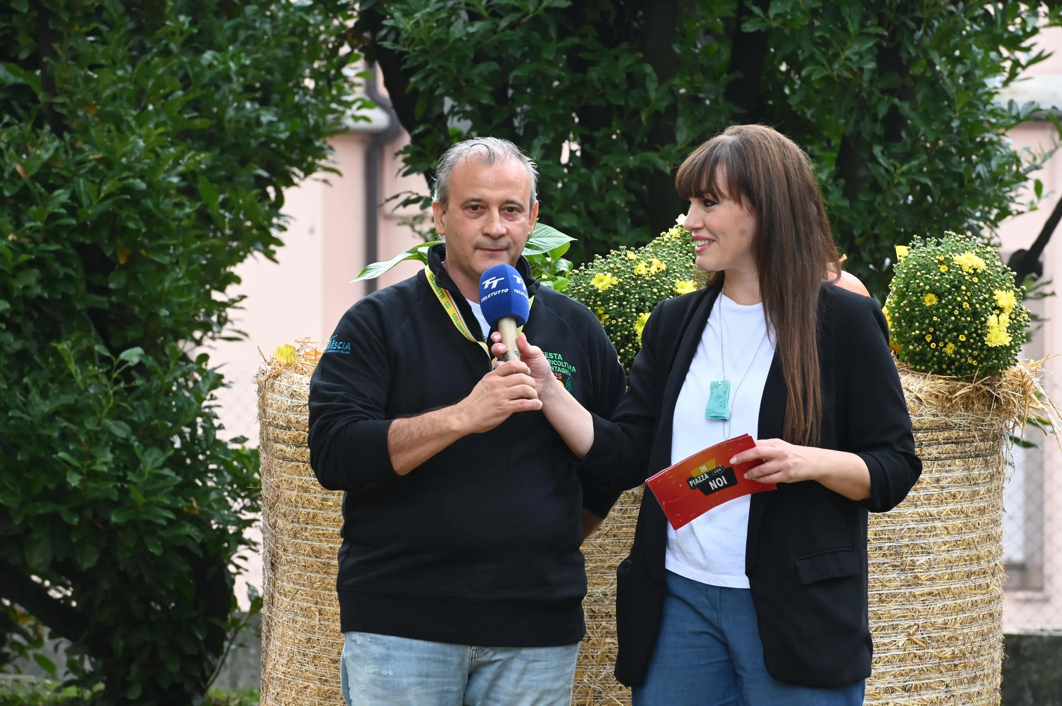 NAVE IN PIAZZA CON NOI REDAZIONE PROVINCIA 12-10-2025  GABRIELE STRADA NEW EDEN GROUP 
