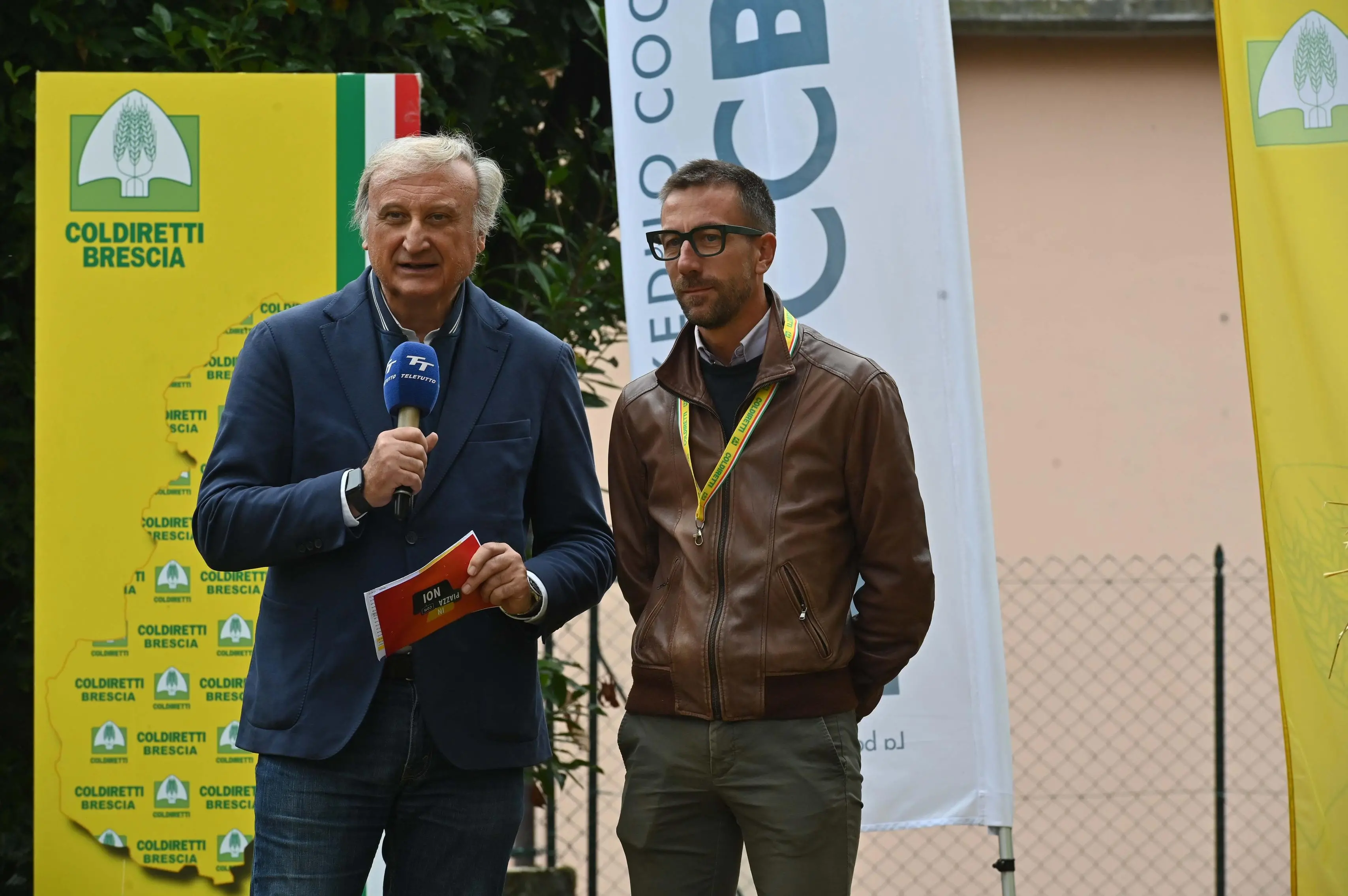 NAVE IN PIAZZA CON NOI REDAZIONE PROVINCIA 12-10-2025  GABRIELE STRADA NEW EDEN GROUP 