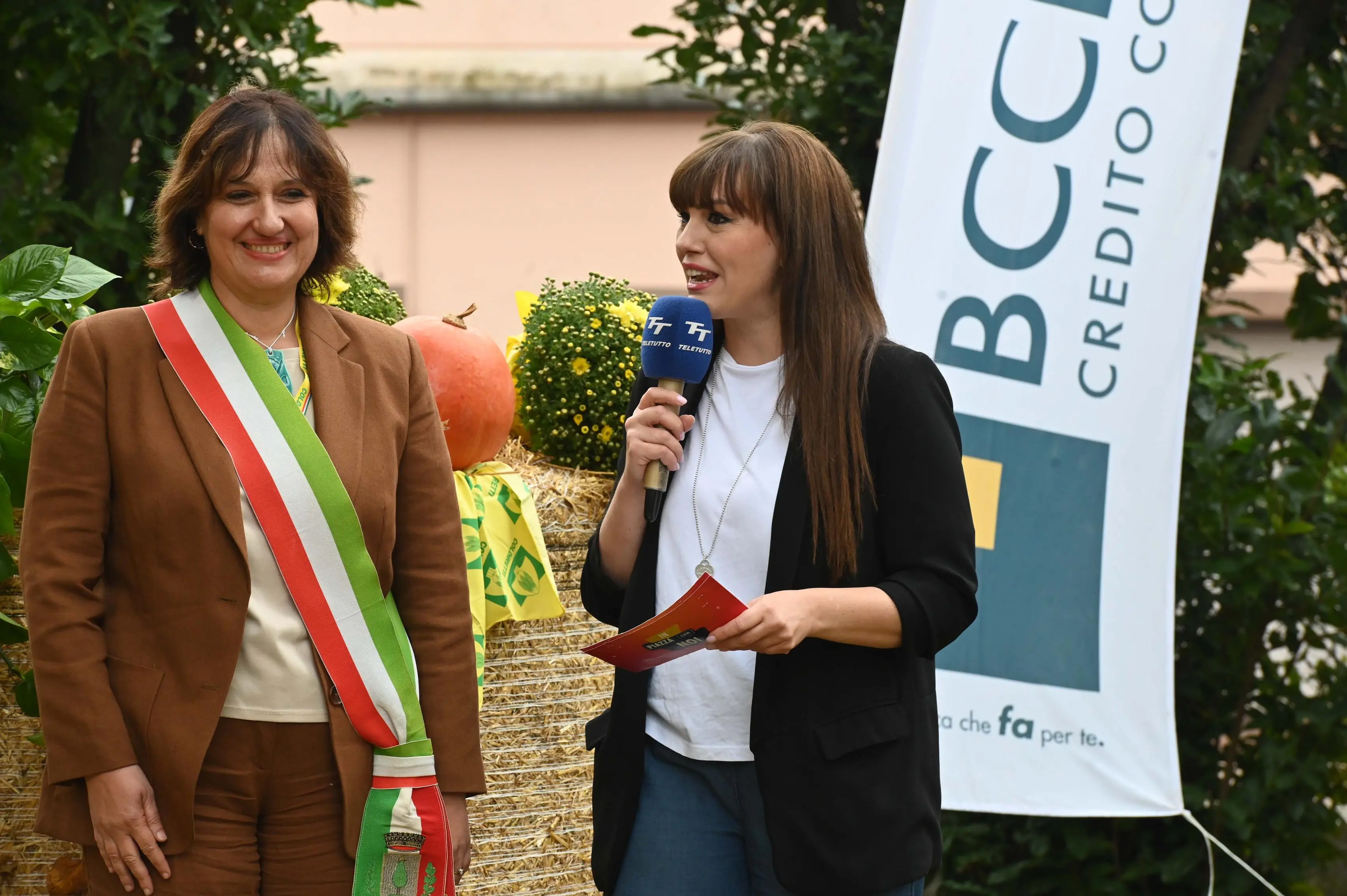 NAVE IN PIAZZA CON NOI REDAZIONE PROVINCIA 12-10-2025  GABRIELE STRADA NEW EDEN GROUP 