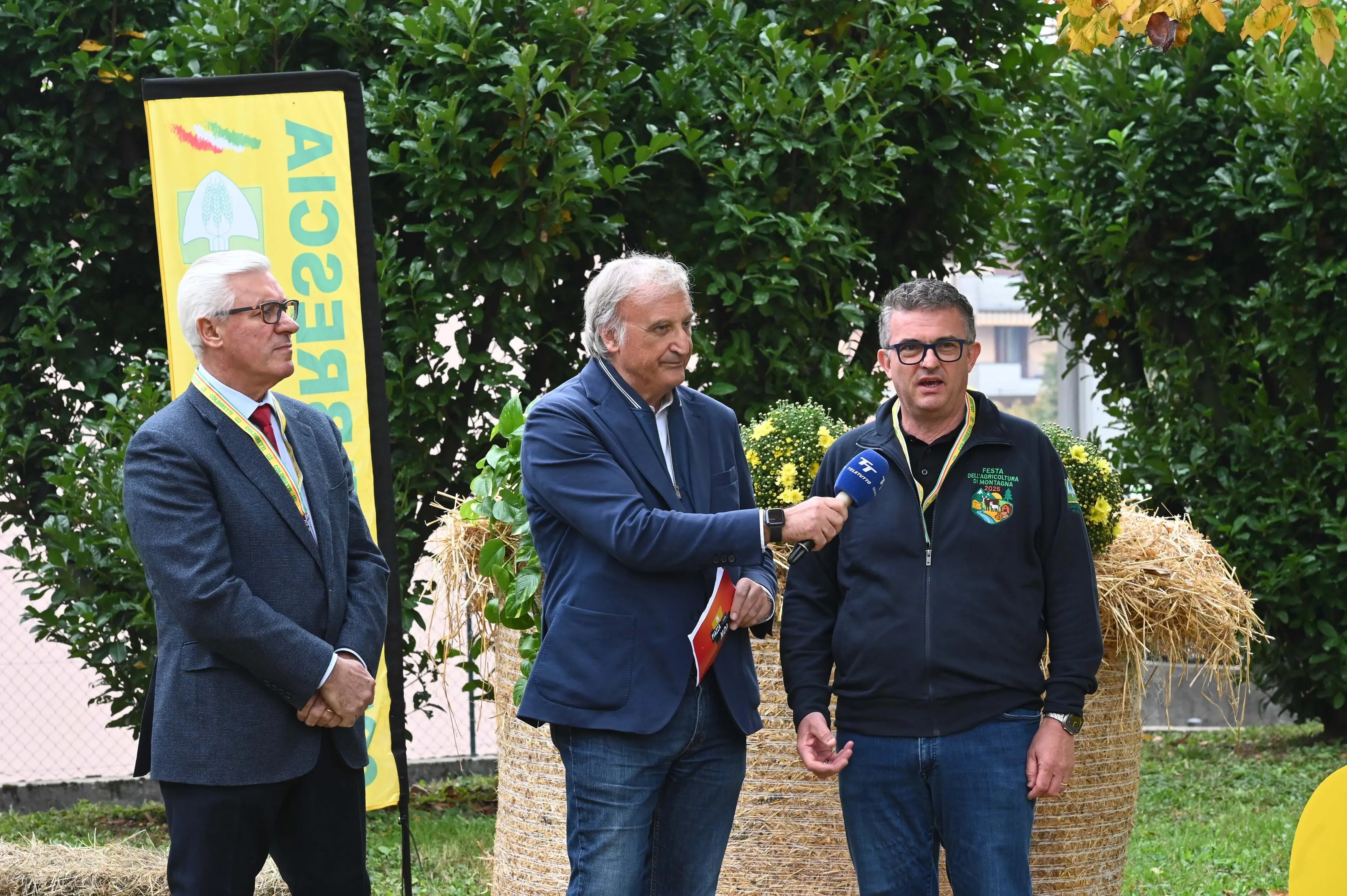 NAVE IN PIAZZA CON NOI REDAZIONE PROVINCIA 12-10-2025  GABRIELE STRADA NEW EDEN GROUP 