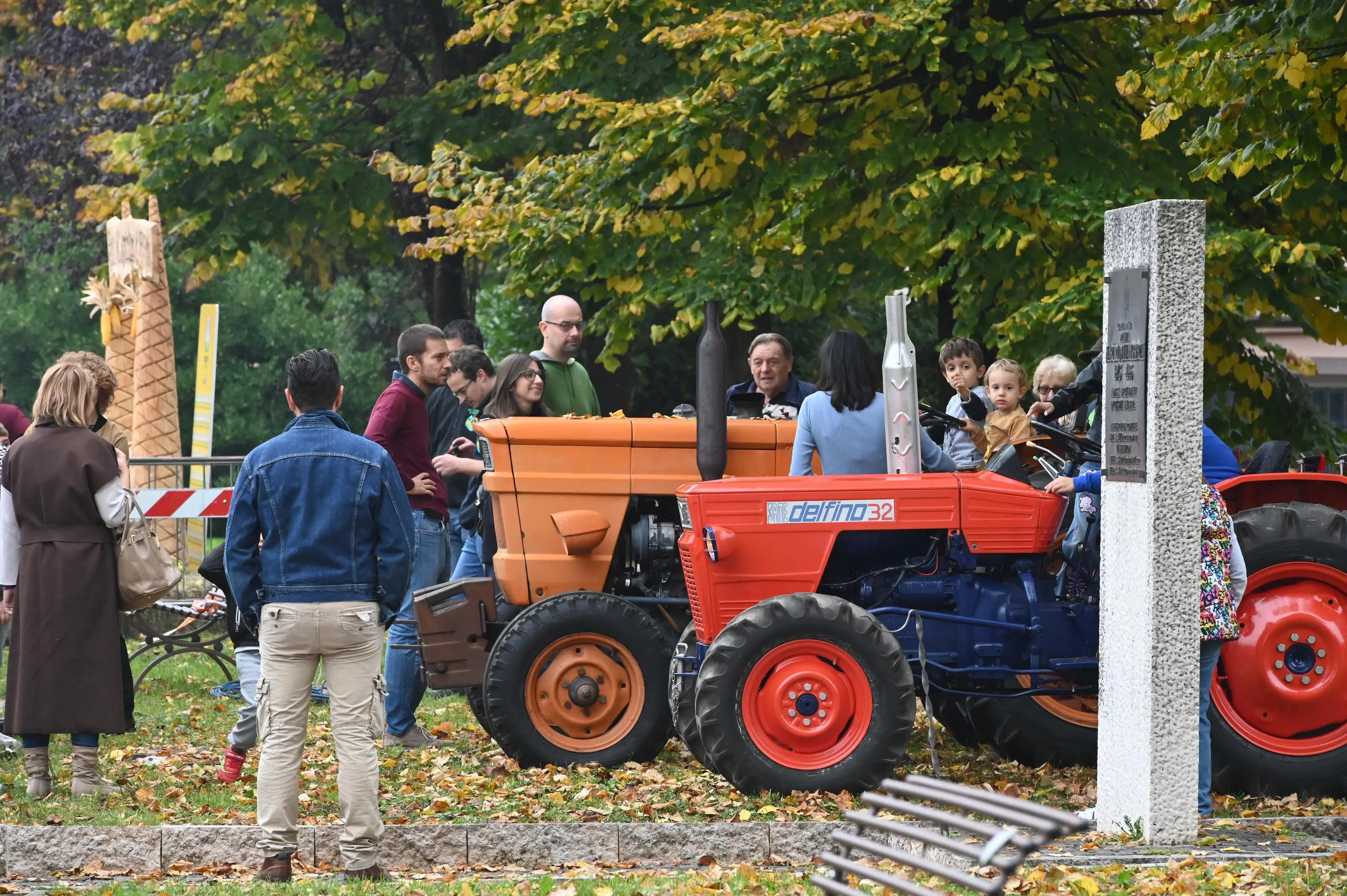 NAVE IN PIAZZA CON NOI REDAZIONE PROVINCIA 12-10-2025  GABRIELE STRADA NEW EDEN GROUP 
