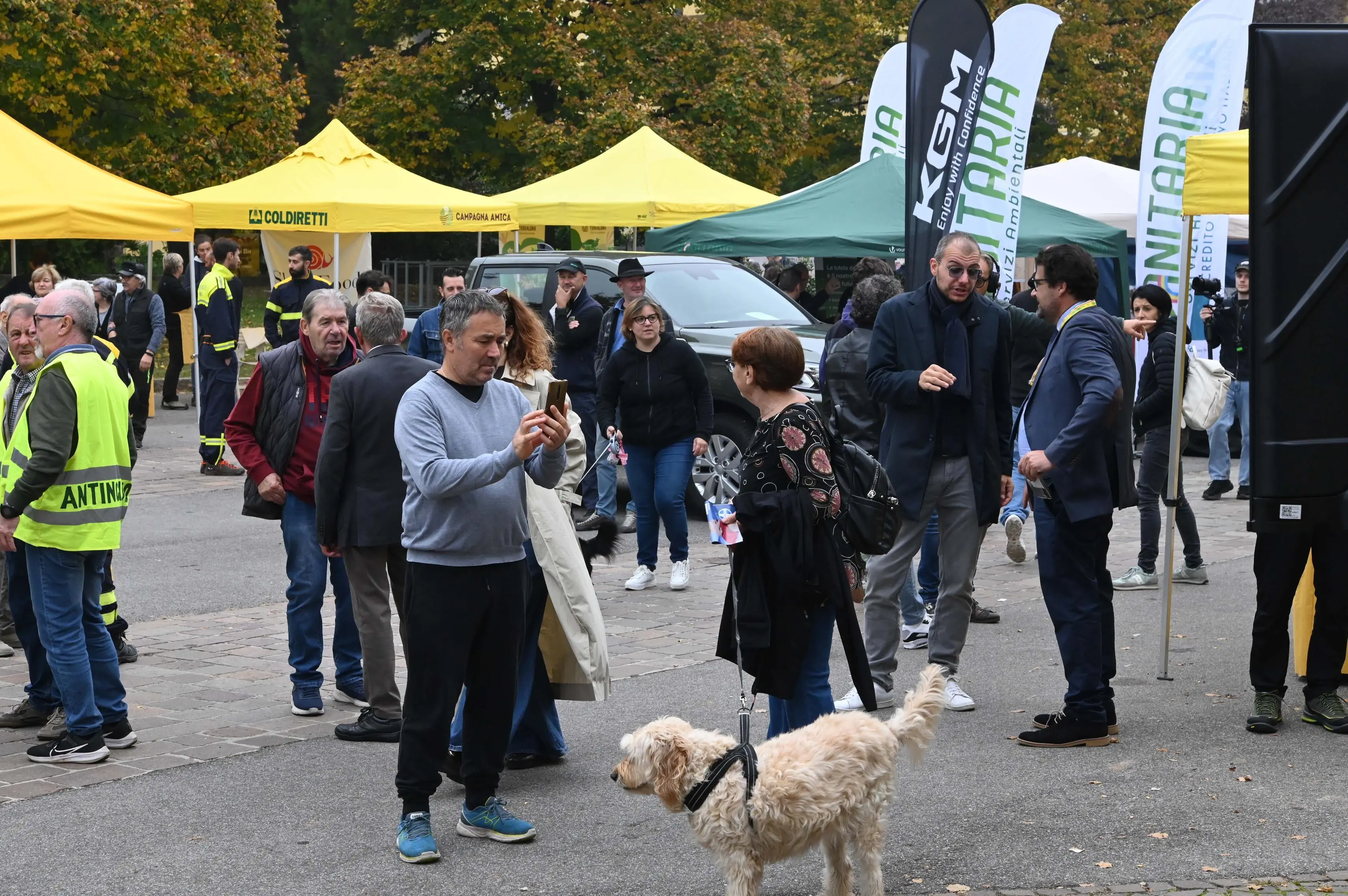 NAVE IN PIAZZA CON NOI REDAZIONE PROVINCIA 12-10-2025  GABRIELE STRADA NEW EDEN GROUP 