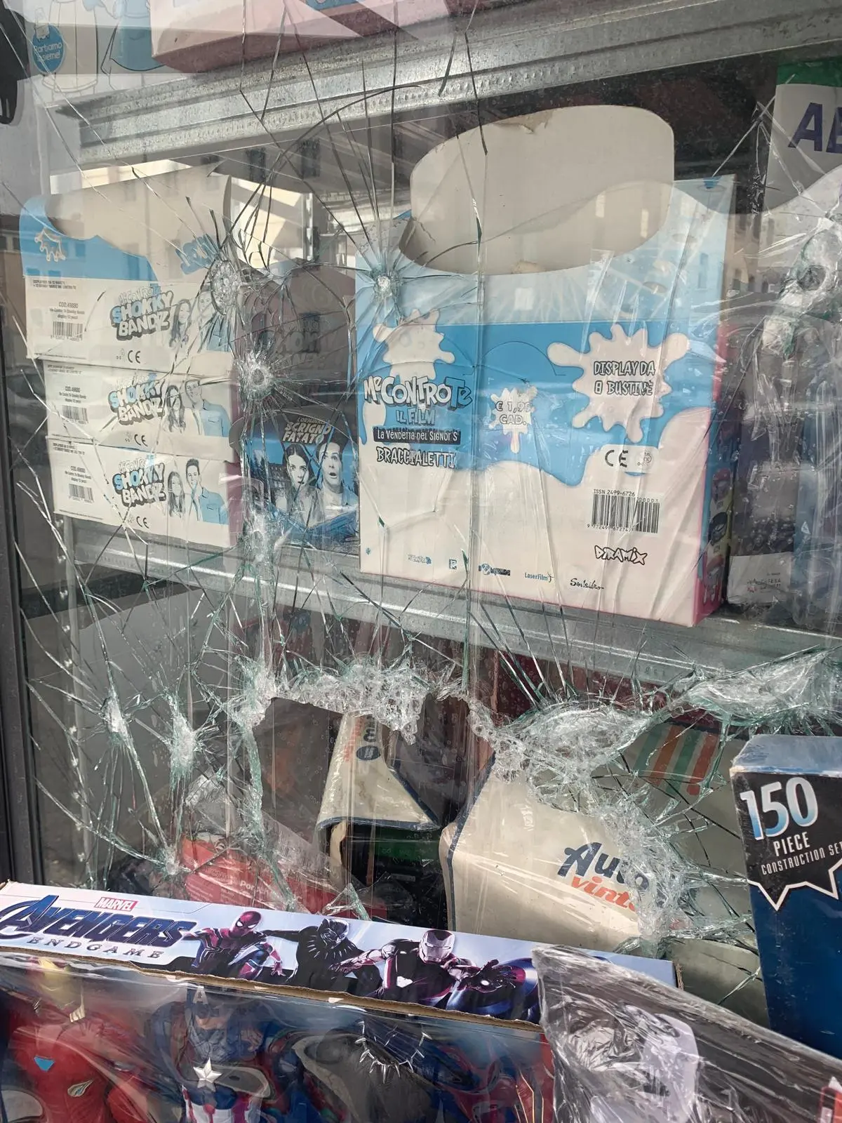 Colpo nella notte all'edicola di piazzale Cremona