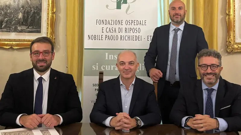 Da sinistra Paolo di Sabato di Cherry Bank con il presidente della Fondazione Richiedei Marco Veronesi, il direttore generale Paolo Boldini e il direttore finanziario Stefano Iorio