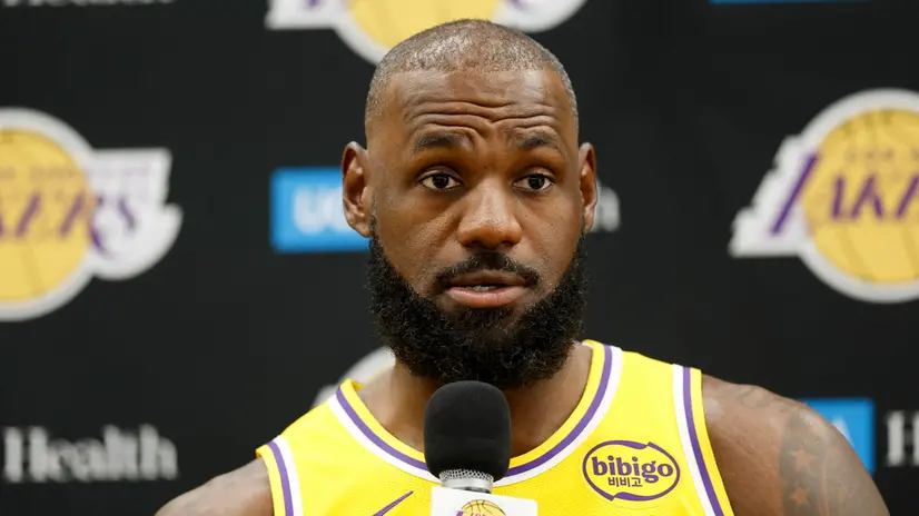 epa12415394 Los Angeles Lakers forward LeBron James attends the Los Angeles Lakers Media Day at the UCLA Health Training Center in El Segundo, California, USA, 29 September 2025. EPA/CAROLINE BREHMAN SHUTTERSTOCK OUT