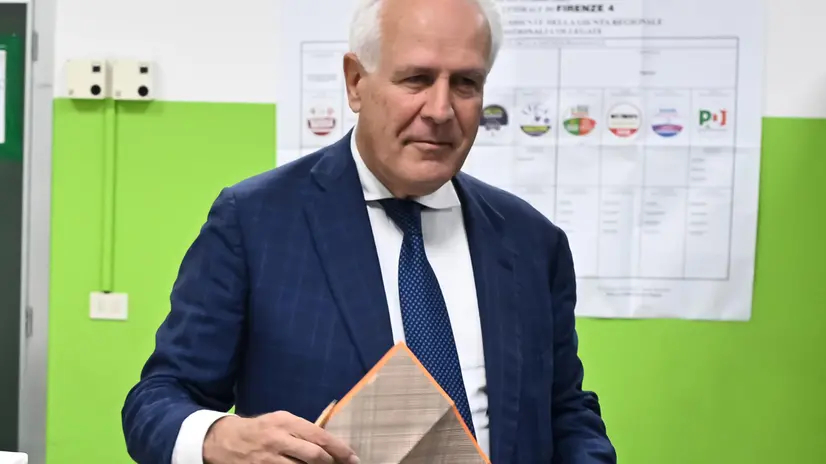 Il Presidente della Regione Toscana Eugenio Giani si reca a votare durante le elezioni regionali in Toscana Sesto Fiorentino Firenze 12 Ottobre 2025 ANSA/CLAUDIO GIOVANNINI