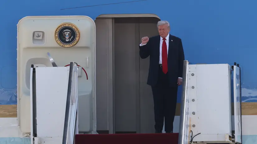 epa12449931 US President Donald J Trump disembarks from Air Force One at Ben Gurion airport in Tel Aviv, Israel 13 October 2025. According to a parliament spokesperson for the Israeli Knesset, President Trump will deliver a speech at the Knesset on 13 October 2025 in light of a first phase ceasefire and hostages release deal between Israel and Hamas. US President Trump will then travel to Sharm el Sheikh, Egypt for a Peace Summit co-chaired with Egyptian President Abdel Fattah al Sisi and participation by around 20 world leaders with a goal to end the war in the Gaza Strip and enhance efforts to bring peace and stability to the Middle East. EPA/ABIR SULTAN