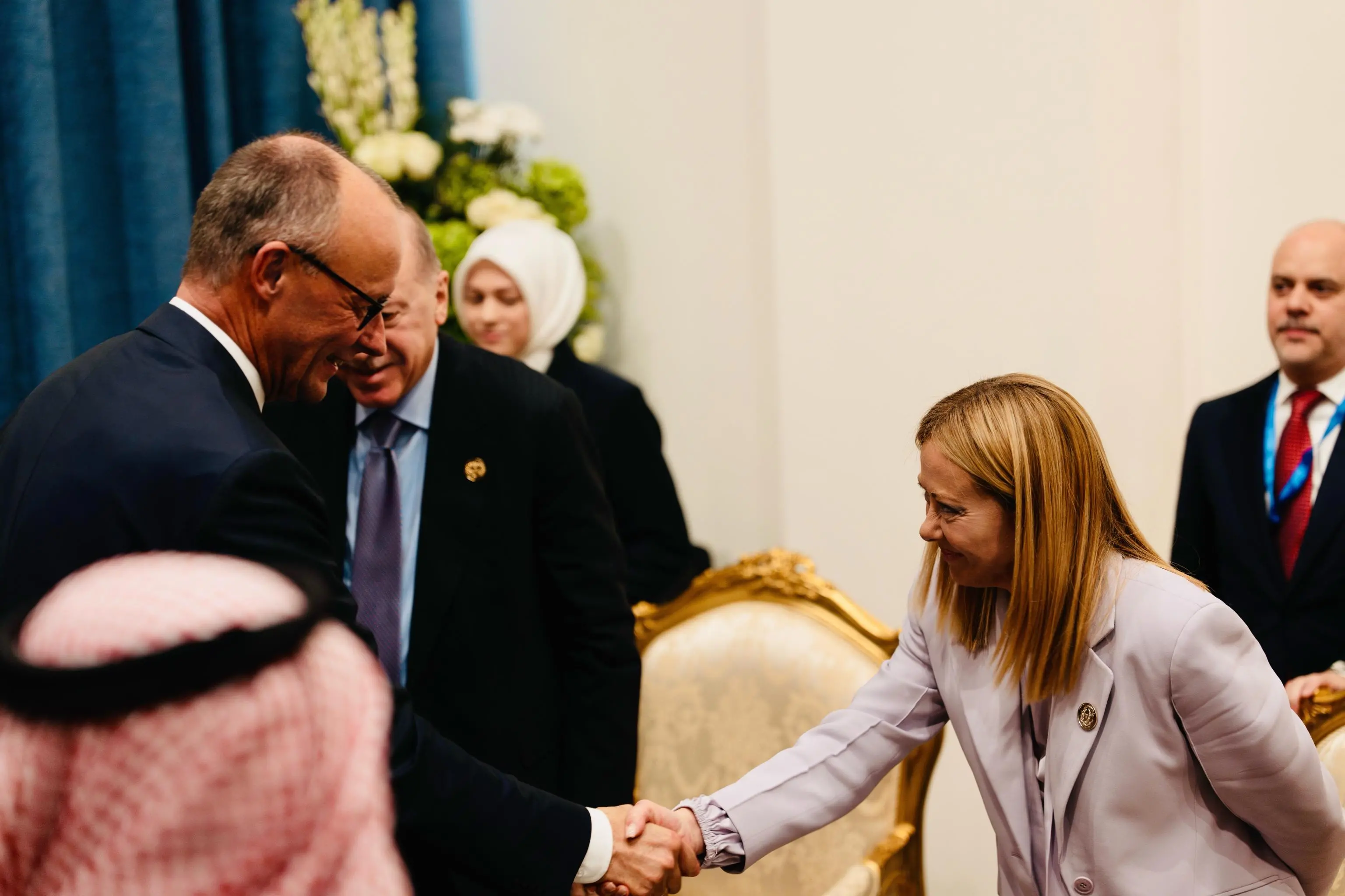 Sharm-el-Sheikh, Meloni e i premier in Egitto per il summit