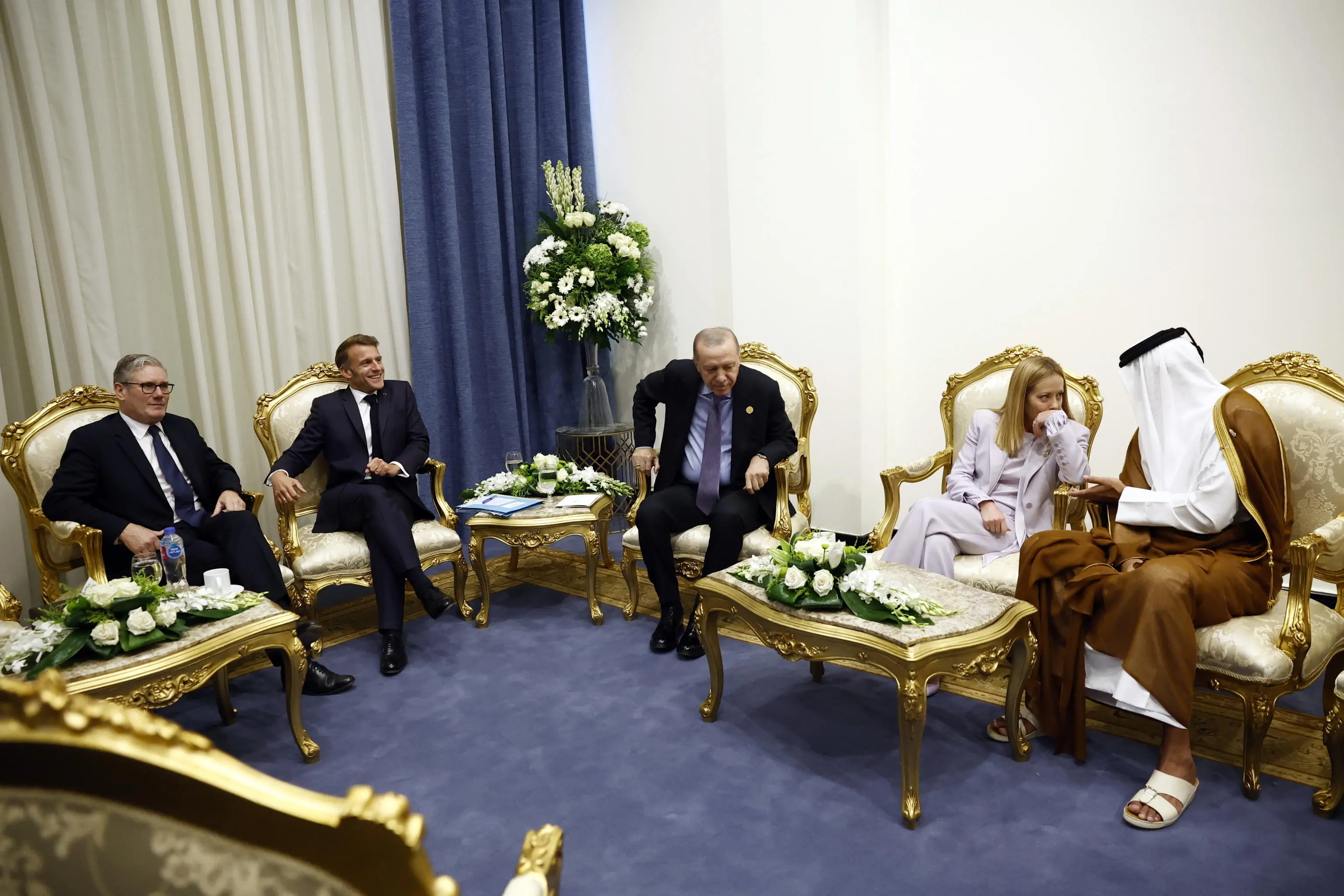 Sharm-el-Sheikh, Meloni e i premier in Egitto per il summit