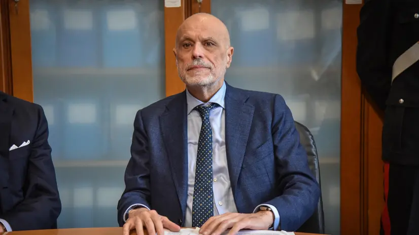 Il procuratore capo di Milano Marcello Viola alla conferenza stampa in Procura su inchiesta della Dda di Milano su una società di investigazione e dossieraggio anche per grandi imprese, Milano 26 Ottobre 2024 ANSA/MATTEO CORNER