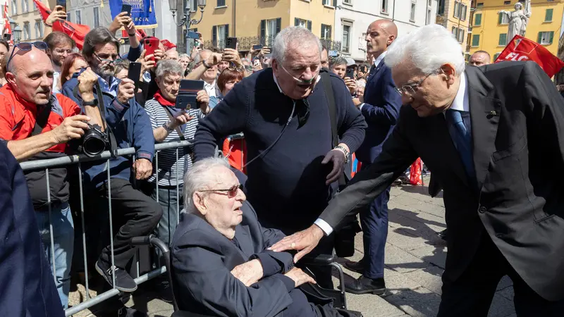 Franco Castrezzati salutato da Mattarella il 28 maggio 2024 - © www.giornaledibrescia.it