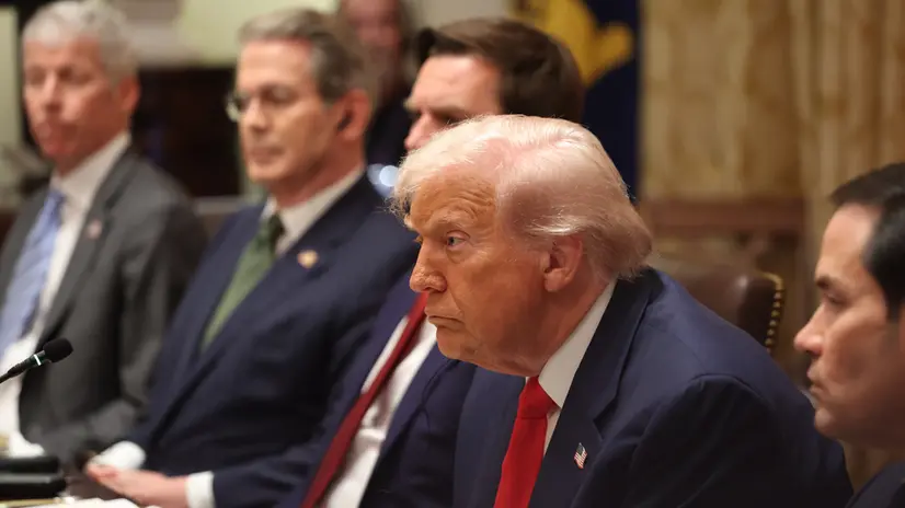 epa12453956 US President Donald Trump hosts a bilateral lunch with Argentine President Milei (not pictured) in the Cabinet Room at the White House in Washington, DC, USA, 14 October 2025. EPA/Alex Wroblewski/CNP / POOL