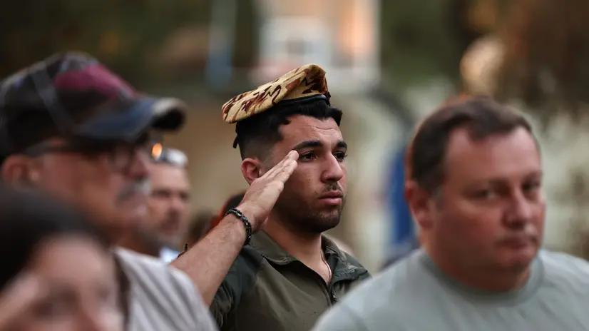 epa12436027 Israelis residents of Kibbutz Kfar Aza attend a memorial ceremony on the second anniversary of the 07 October 2023 attack by Hamas on Israel, in Kfar Aza, southern Israel, 07 October 2025. According to Israel's military, around 48 Israeli hostages remain in captivity in the Gaza Strip, including the bodies of at least 30 confirmed dead. EPA/ATEF SAFADI