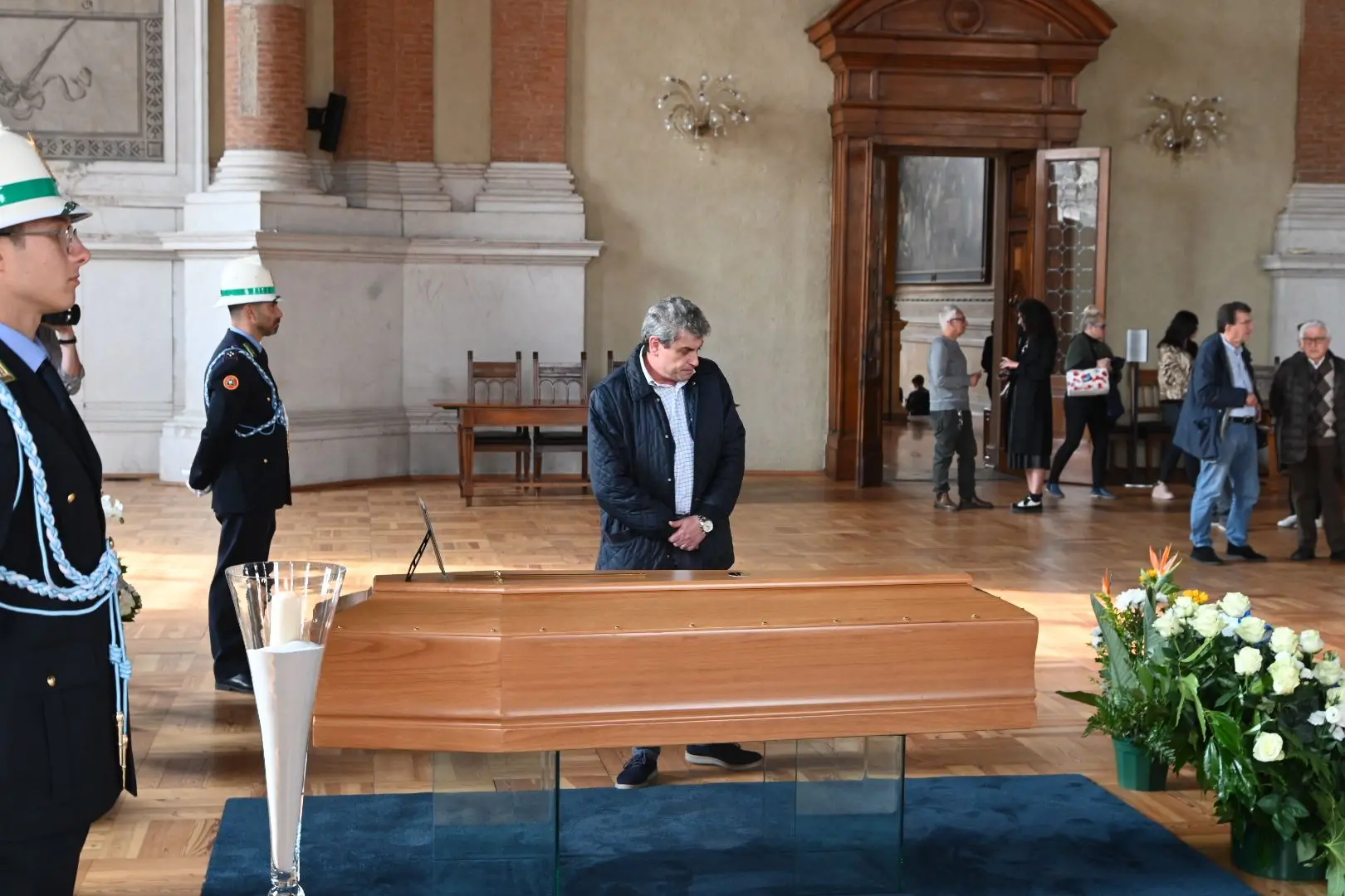 La camera ardente per Franco Castrezzati