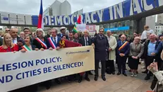 La manifestazione a Bruxelles contro il taglio dei fondi di coesione