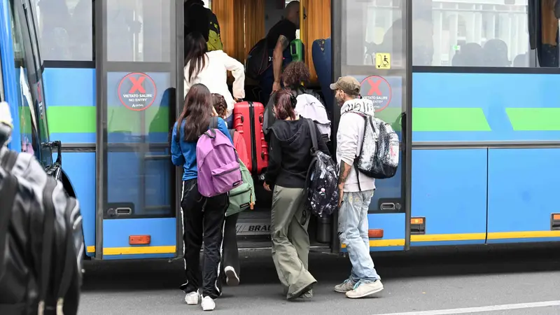 Studenti prendono l'autobus, foto d'archivio - © www.giornaledibrescia.it